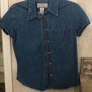 Denim short sleeve shirt